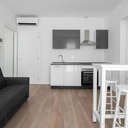 Apartment Carducci Modern By Wonderful Italy *
