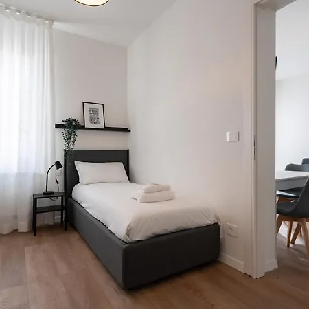 Apartment Carducci Modern By Wonderful Italy *